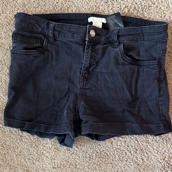 H&M Size 8 Black Jean Shorts - Picture 1 of 3